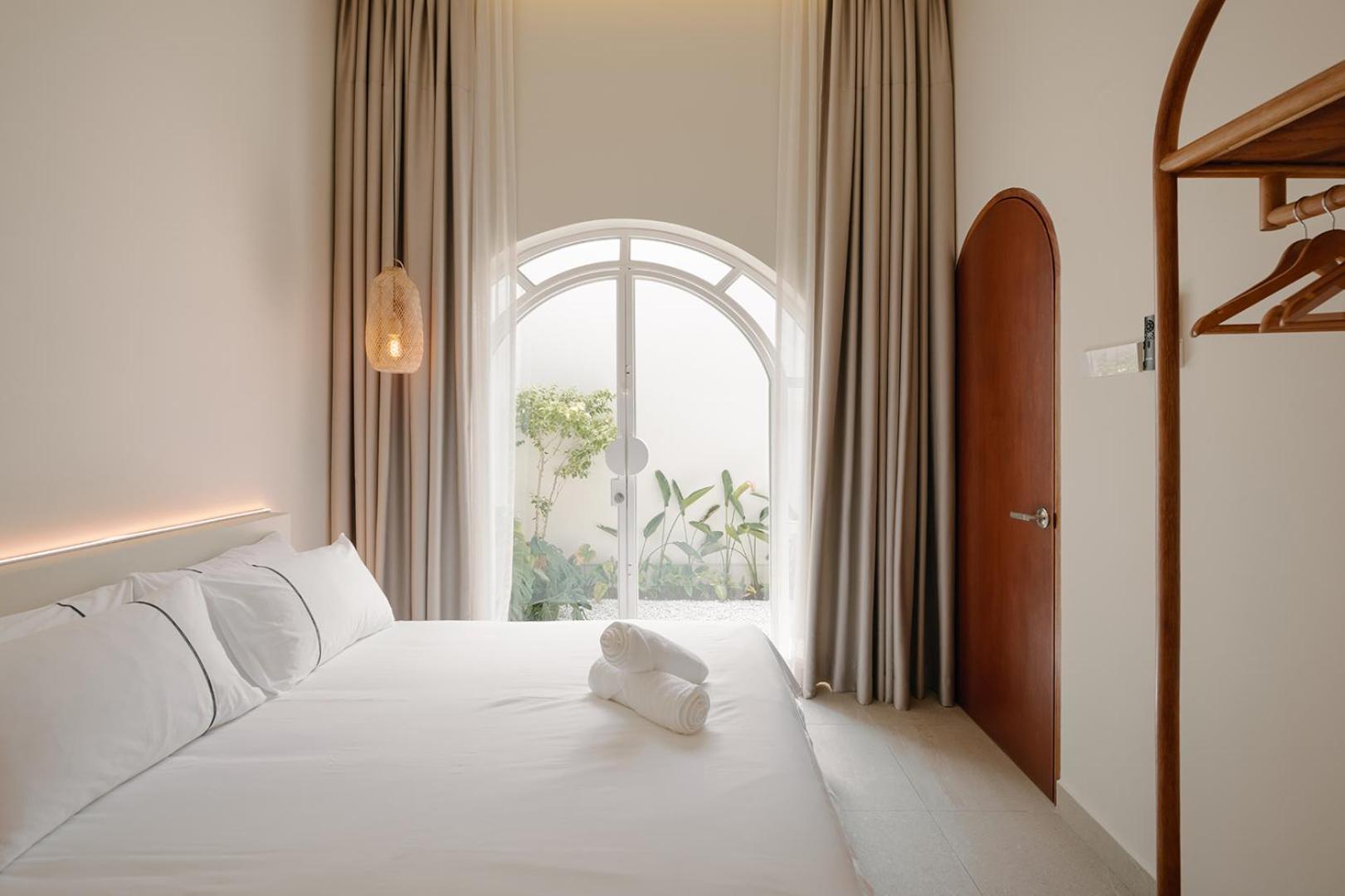 Mint With Jacuzzi Pool Villa George Town